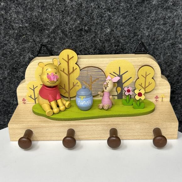 Winnie the Pooh Magnetic Wall Hook Key Holder Piglet Scene Vintage Style Décor - Picture 1 of 7